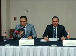 En la imagen el director jurídico de Alianza de Camioneros, Carlos Alejandro García y el gerente de la 380, Rubén Torres Borbón. EL INFORMADOR / F. Hernández