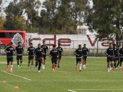 Ya se pudo observar a jugadores que estaban trabajando en rehabilitación trabajar al parejo del equipo bajo la mirada de Almeyda. TWITTER / @Chivas