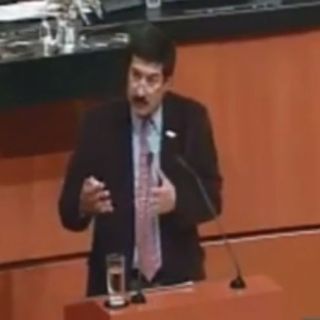 Javier Corral presenta licencia para contender por Chihuahua