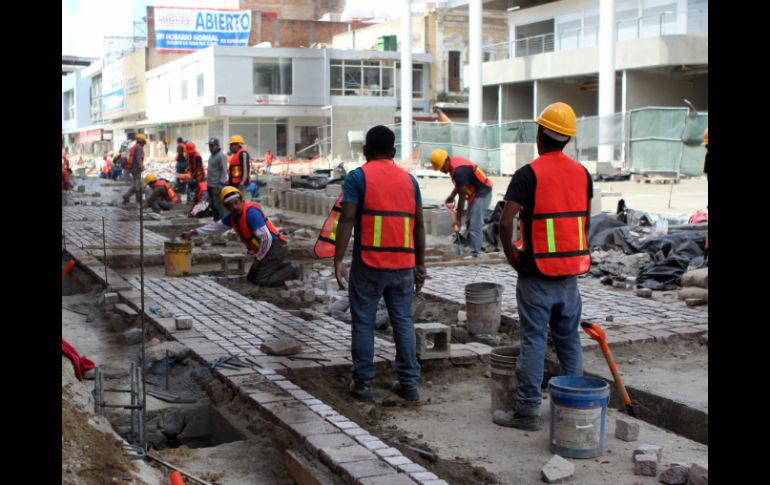 Los cierres se deben a la continuación de los trabajos de conexión al estacionamiento del Mercado Corona. EL INFORMADOR / ARCHIVO