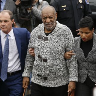 Ex abogado de Cosby, libre de acusación por difamación