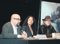 Apuestan por la apertura. Igor Lozada, Claudia Herrera y Gustavo Domínguez apuestan por la difusión e inclusión del náhuatl. ESPECIAL / UdeG