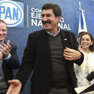 Corral se registra como precandidato del PAN a Chihuahua