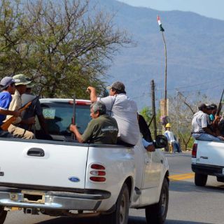 Oficializan fin de autodefensas en Michoacán