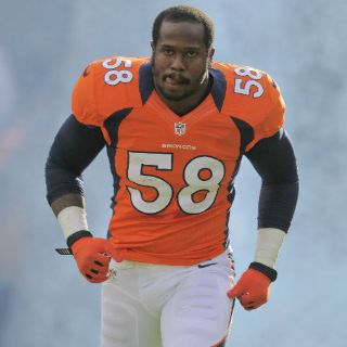 Broncos analiza contrato para Von Miller