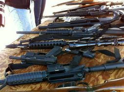 La operación 'Rápido y Furioso', conducida de 2006 a 2011 por la ATF, permitió el trasiego ilegal 'supervisado' de más de dos mil armas AP / ARCHIVO