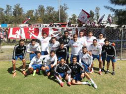 Estuvieron acompañados por sus aficionados con tambores, trompetas y mucho pulmón. TWITTER / @Chivas