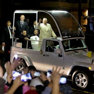 Fieles, conmovidos hasta las lágrimas al ver al Papa
