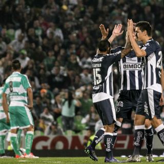 Monterrey vence 2-1 a Santos para seguir con paso invicto