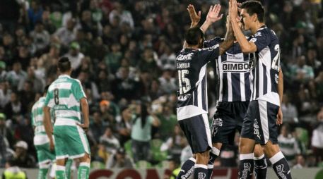 Dorlan Pabón celebra el gol que abrió el marcador. AFP / A. Flores