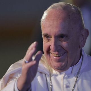 Obsequiarán medalla al Papa e inaugurará libro en Catedral