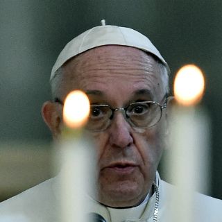 Francisco insta a obispos rechazar intrigas y habladurías