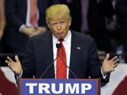 'Trump es el único que puede acabar con la inmigración indocumentada' dice el mensaje difundido. AP / ARCHIVO