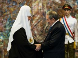 Kiril I expresó su agradecimiento al mandatario por el reconocimiento que recibió durante su visita a la isla. EFE / Y. Lage