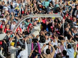 De acuerdo con el mandatario, los asistentes se han contabilizado desde el arribo del católico a la Ciudad de México. EFE / A. Di Meo