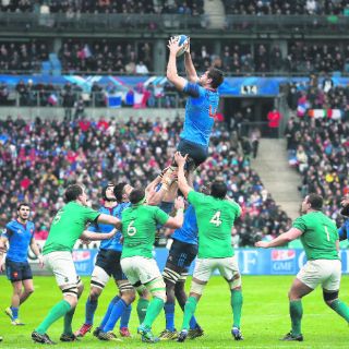 Francia saca el orgullo ante el campeón Irlanda