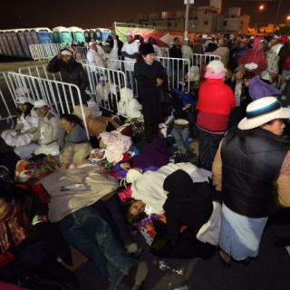 Lentamente, fieles ingresan al predio El Caracol, en Ecatepec