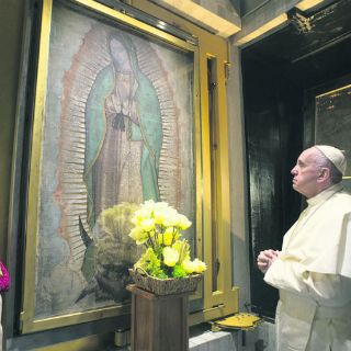 Veinticinco minutos bajo sus ojos