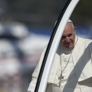 El Papa se dirige a El Caracol para ofrecer misa multitudinaria