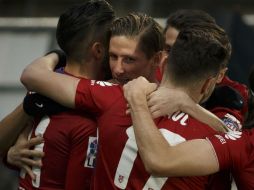 Fernando Torres consigue la anotación 101 con el cuadro de Madrid. AP / D. Ochoa