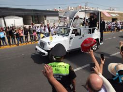 Los fieles se retiraron felices tras la histórica misa en el Estado de México. SUN / J. Alvarado