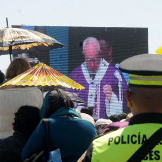 El Papa pide a seminaristas no ser 'obispos del Estado'