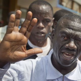 Detienen al principal candidato opositor en Uganda