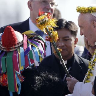 El Papa bendice a niños marimbistas con síndrome de Down
