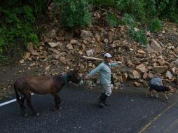 El desgarramiento del cerro ocurrió alrededor de las 19:00 horas del domingo. NTX / ARCHIVO