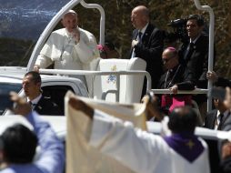 El Sumo Pontífice estuvo en Ecatepec y hoy se halla en Tuxtla Gutiérrez. EFE / U. Ruiz