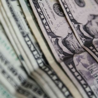 Dólar cede terreno, al cierre de la jornada se ubica en 19.11 pesos