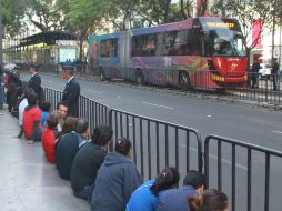 En las calles circundantes fueron instaladas vallas metálicas para restringir el acceso. NTX / P. Sánchez