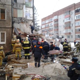 Explosión de gas derriba un edificio en Rusia