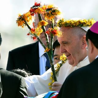 Francisco pide perdón a los indígenas