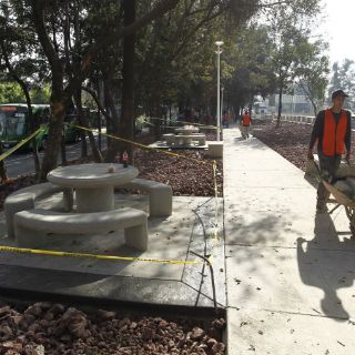 Con retraso, trabajan en eje intermodal afuera de CUCEA
