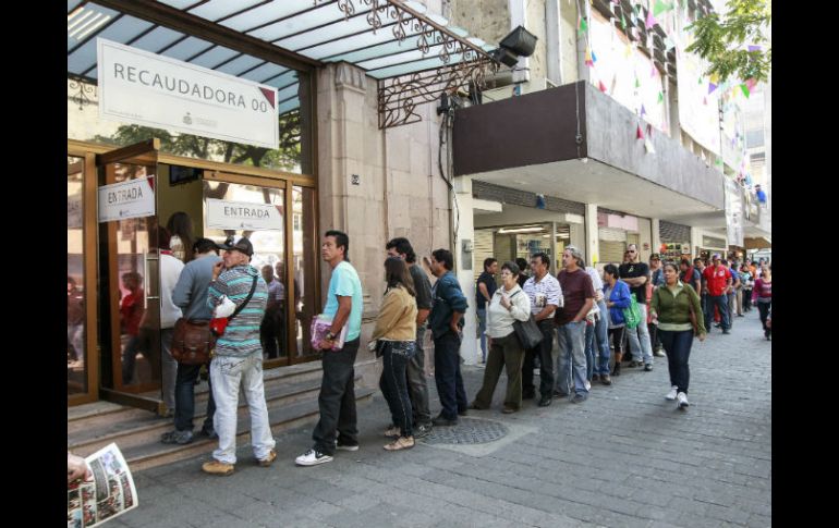 Invitan a los dueños de los automotores en el Estado a que realicen sus pagos para evitar se sancionados. EL INFORMADOR / ARCHIVO