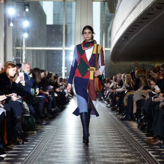 Tory Burch se inspira en el cine francés en la Semana de la Moda