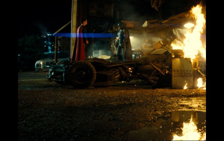 Los grandes íconos del cine llegarán a la Ciudad de México el sábado 19 de marzo. TWITTER / @BatmanvSuperman