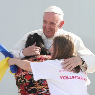 Avión papal despega rumbo a la Ciudad de México