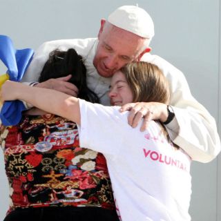 'Padre nuestro, no nos dejes caer en la resignación': Francisco