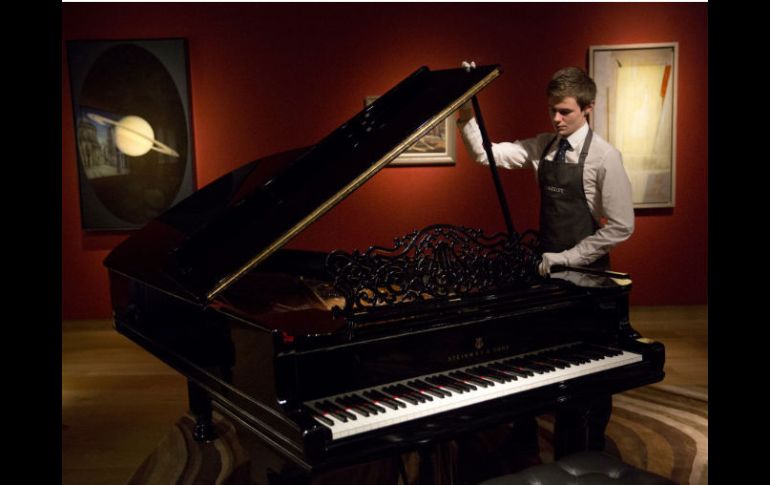 El piano del francés Yves Klein también será subastado por Christie's. AP / M. Dunham