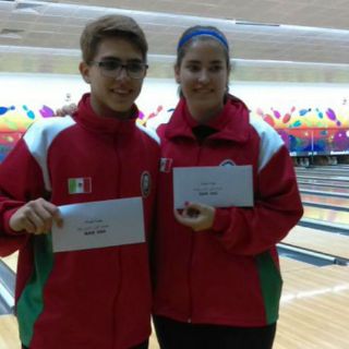 Tapatíos ganan oro en Campeonato Juvenil de Boliche