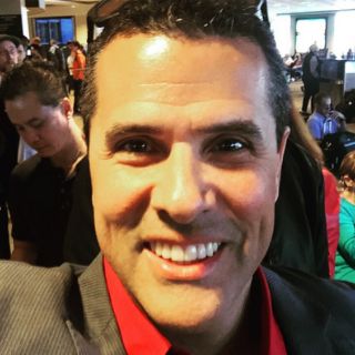 Marco Antonio Regil será anfitrión de evento de Sanders en Nevada