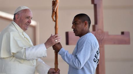El 70 por ciento de los reclusos siguieron la transmisión del mensaje de Bergoglio en el Cereso de Ciudad Juárez. AP / G. Bouys
