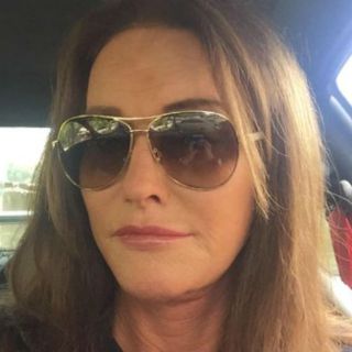 Caitlyn Jenner lamenta no haberse abierto con su padre