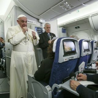 Anticonceptivos 'mal menor', frente al zika: Papa Francisco