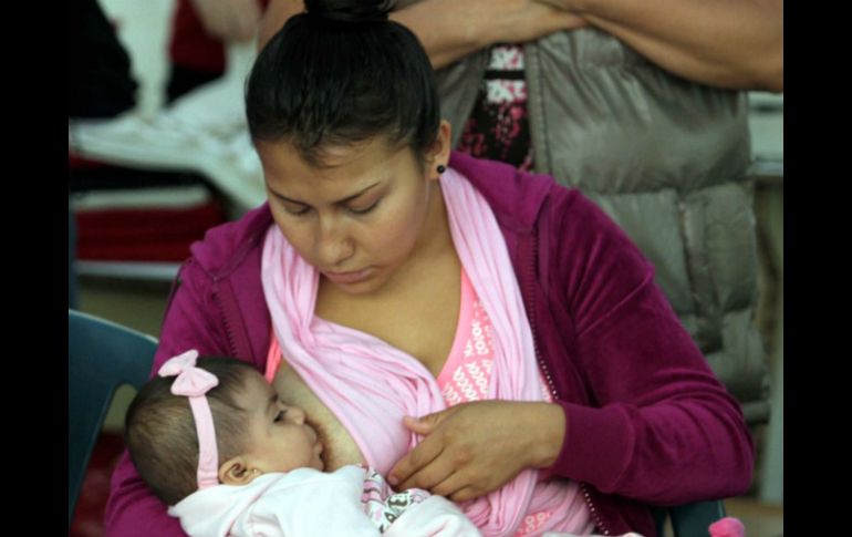 En un marco de pobreza, los lactantes alimentados con biberón presentan 14 veces más probabilidades de morir de diarrea. NTX / ARCHIVO