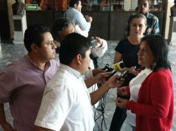 Pérez Jiménez (d) dice que como familia no puede aprobar estas uniones. TWITTER / @FraccionMorena