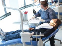 Se debe de controlar el estrés y de acudir con el profesional de la salud bucal. NTX / ARCHIVO