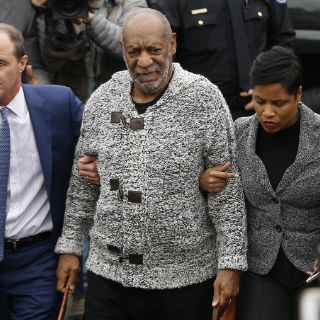 Bill Cosby exige a su acusadora que le devuelva su dinero